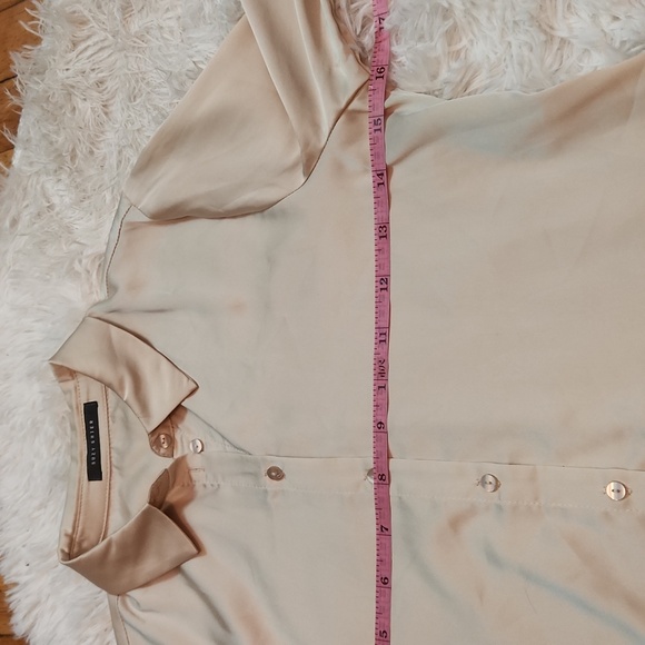 Suzy Shier satin  style button down blouse. - Picture 6 of 9